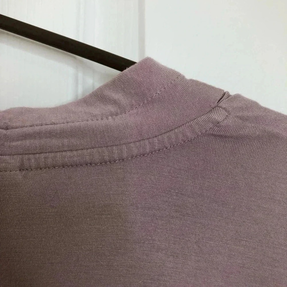 Tahari Short Sleeved Shirt Flowy Light Purple Size Medium - Picture 10 of 15